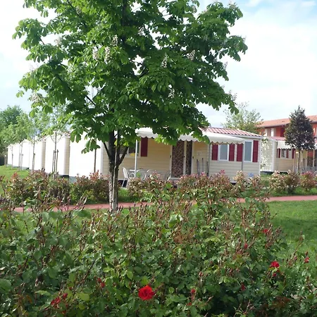 База отдыха The Garda Village Сирмионе