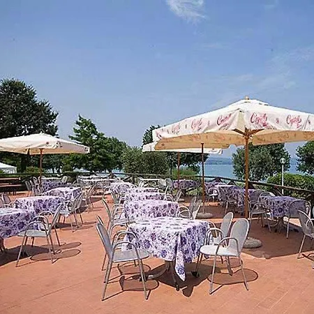 База отдыха The Garda Village Сирмионе