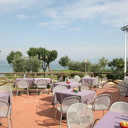 The Garda Village 4*