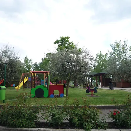 The Garda Village Сірміоне