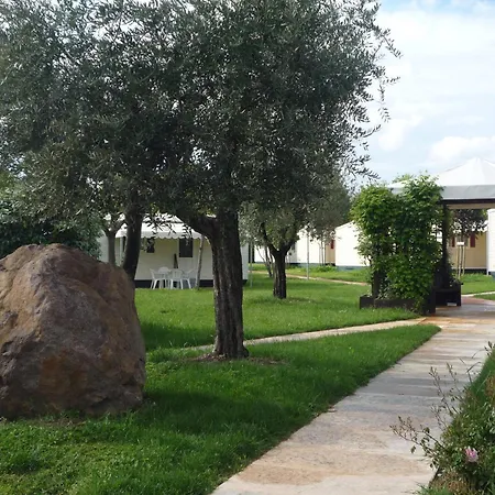 База відпочинку The Garda Village 4*