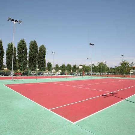 База відпочинку The Garda Village 4*
