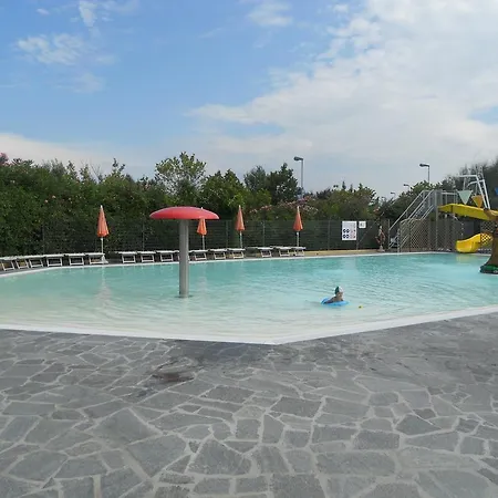 The Garda Village Сірміоне