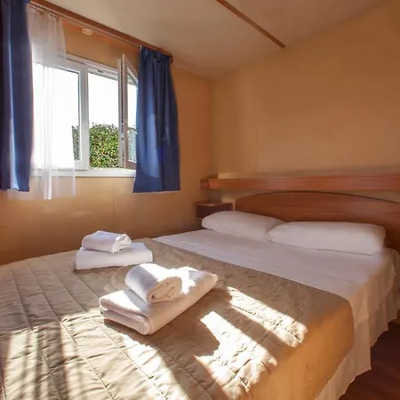The Garda Village База відпочинку Сірміоне
