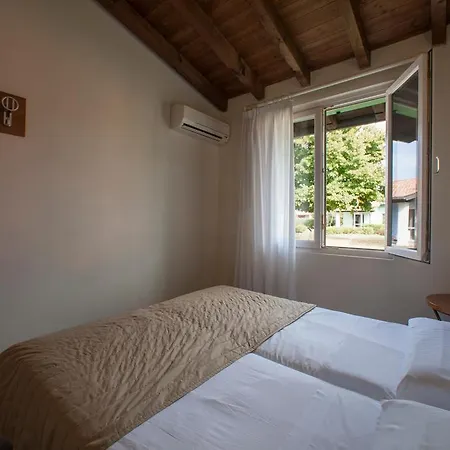 The Garda Village База відпочинку Сірміоне