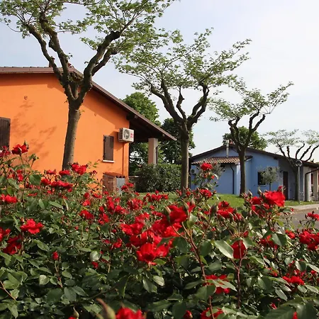 База відпочинку The Garda Village Сірміоне