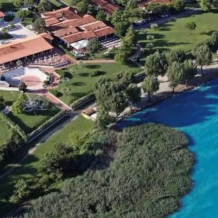 База відпочинку The Garda Village 4*